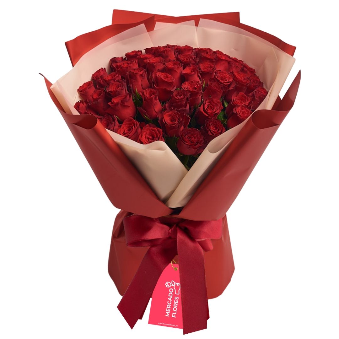 Ramo semicircular con 50 rosas frescas.