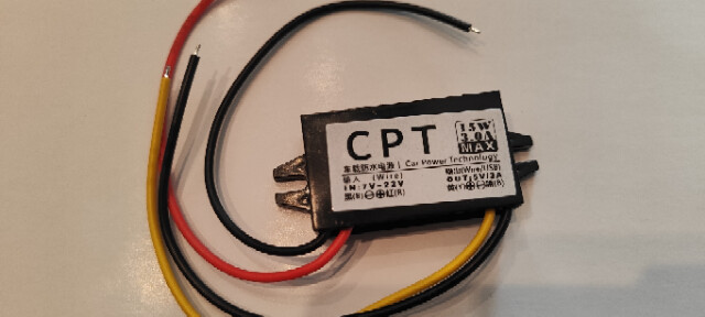 Jännitemuunnin 12v to 5 v