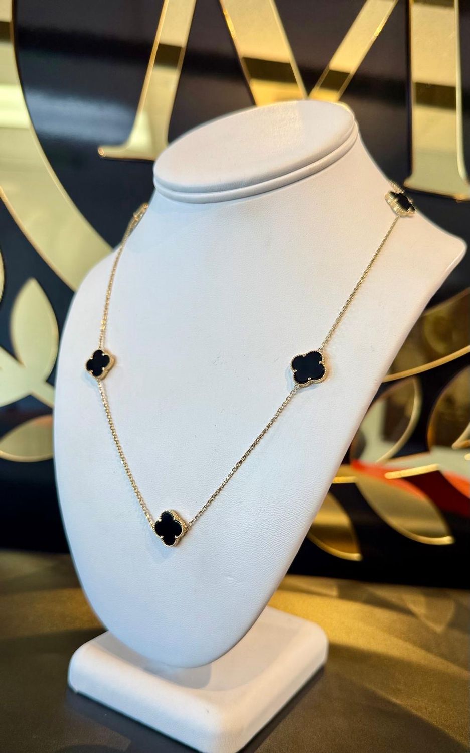 Collar negro