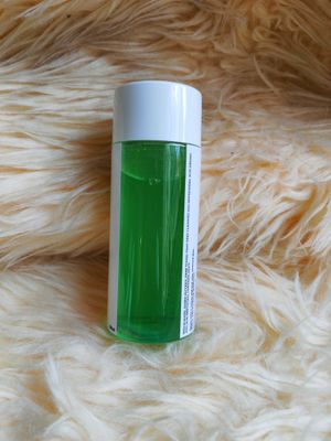 Purifying skin toner with salicylic acid, witch hazel and tea tree