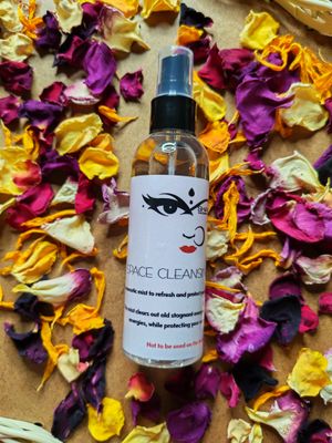 Space cleansing mist