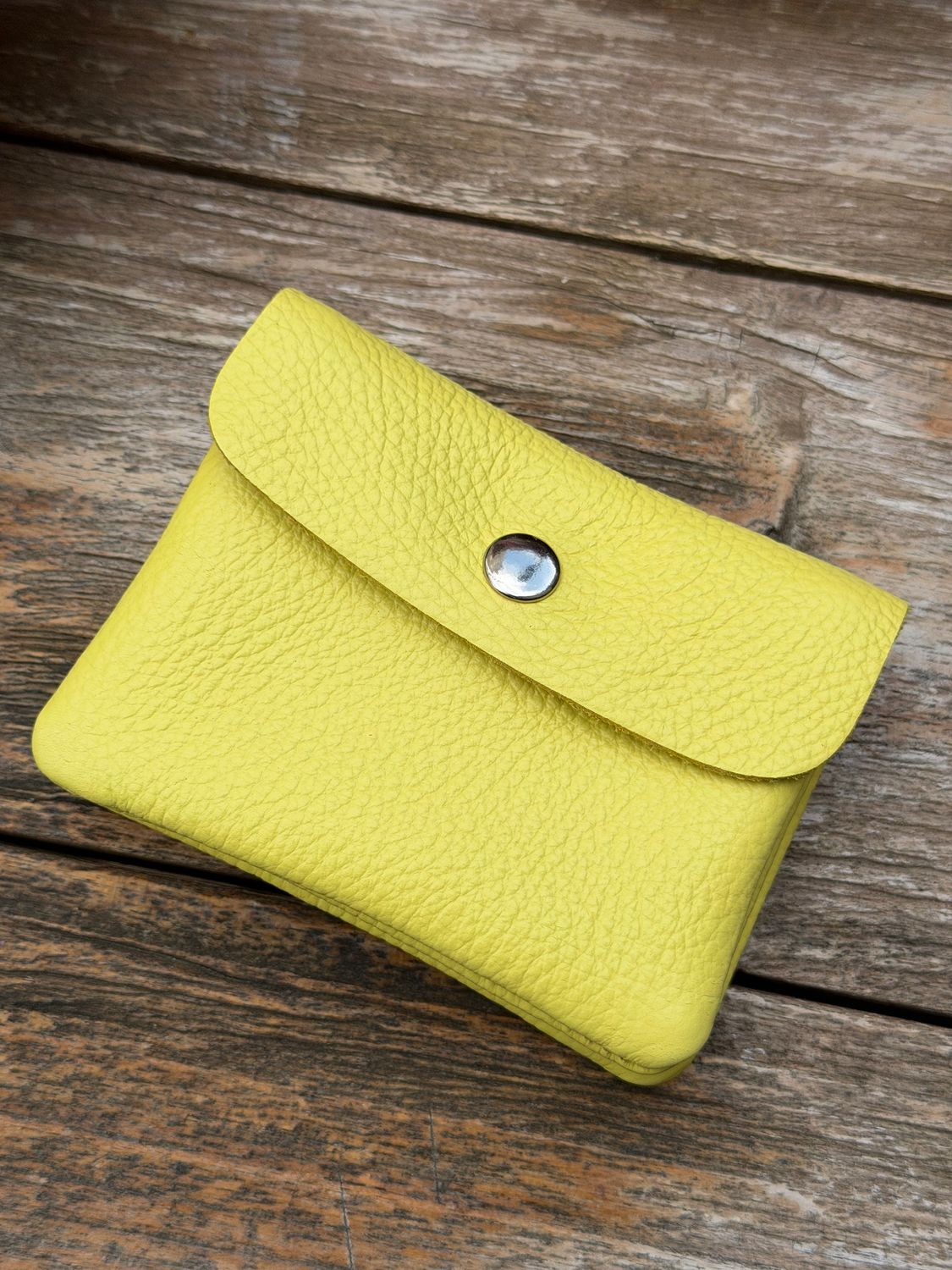 PORTE-MONNAIE EN CUIR - JAUNE