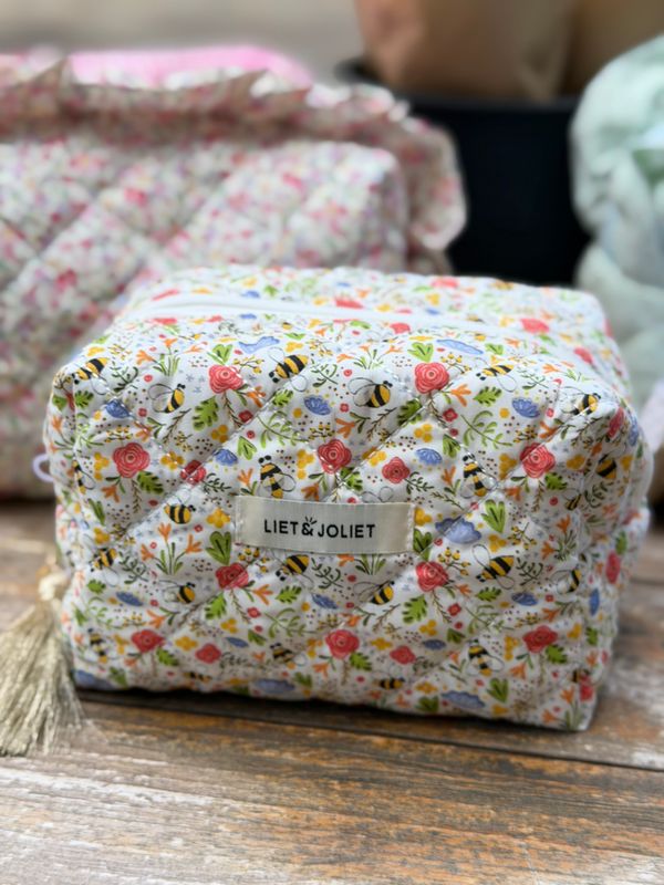 TROUSSE DE TOILETTE