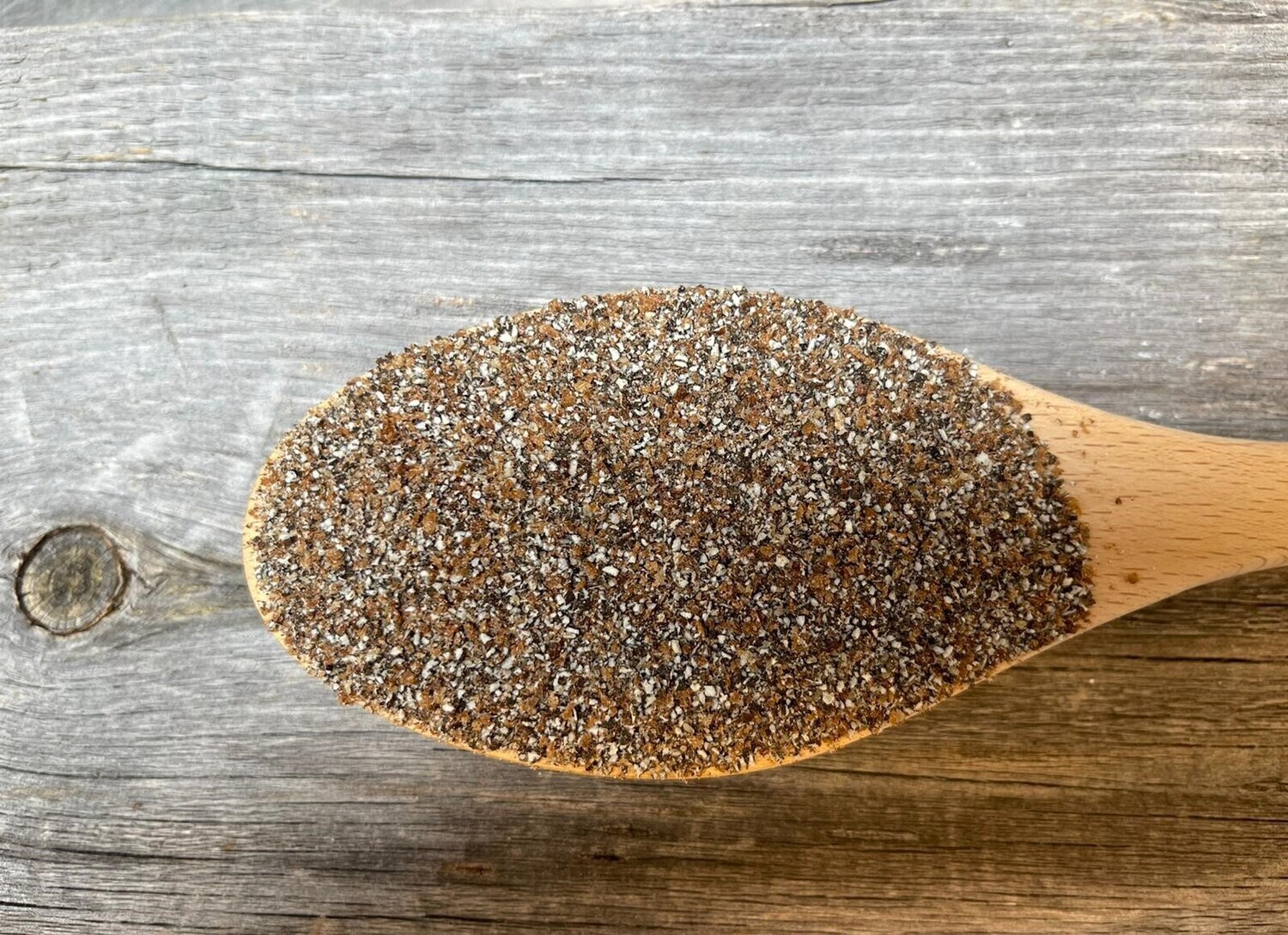 Maustepippuri jauhettu