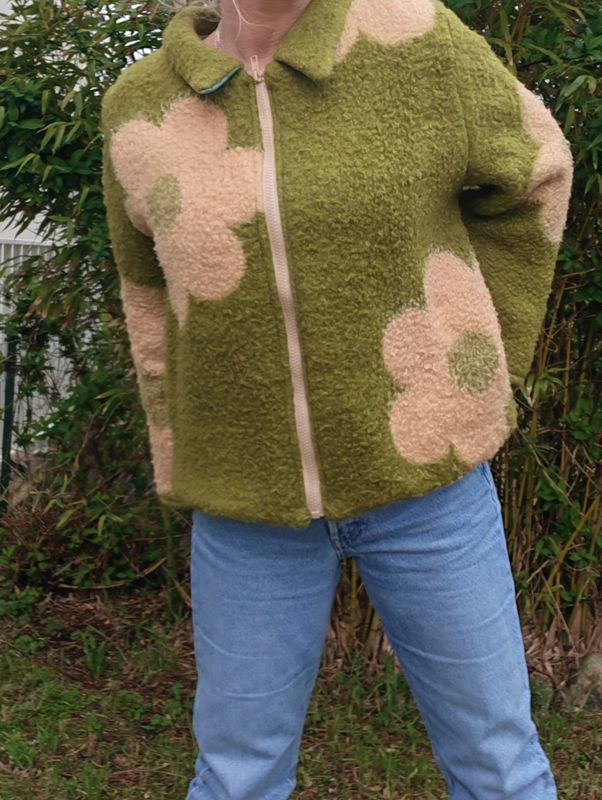 Manteau 36/38 en 100% laine bouclée 