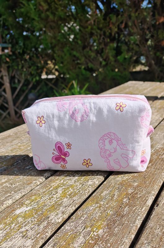 Trousse maquillage fluffy