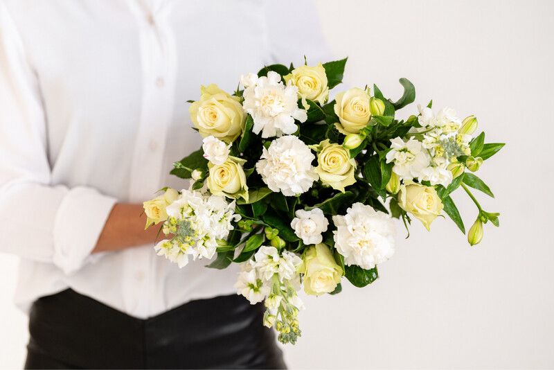 Bouquet White And Green - Medium