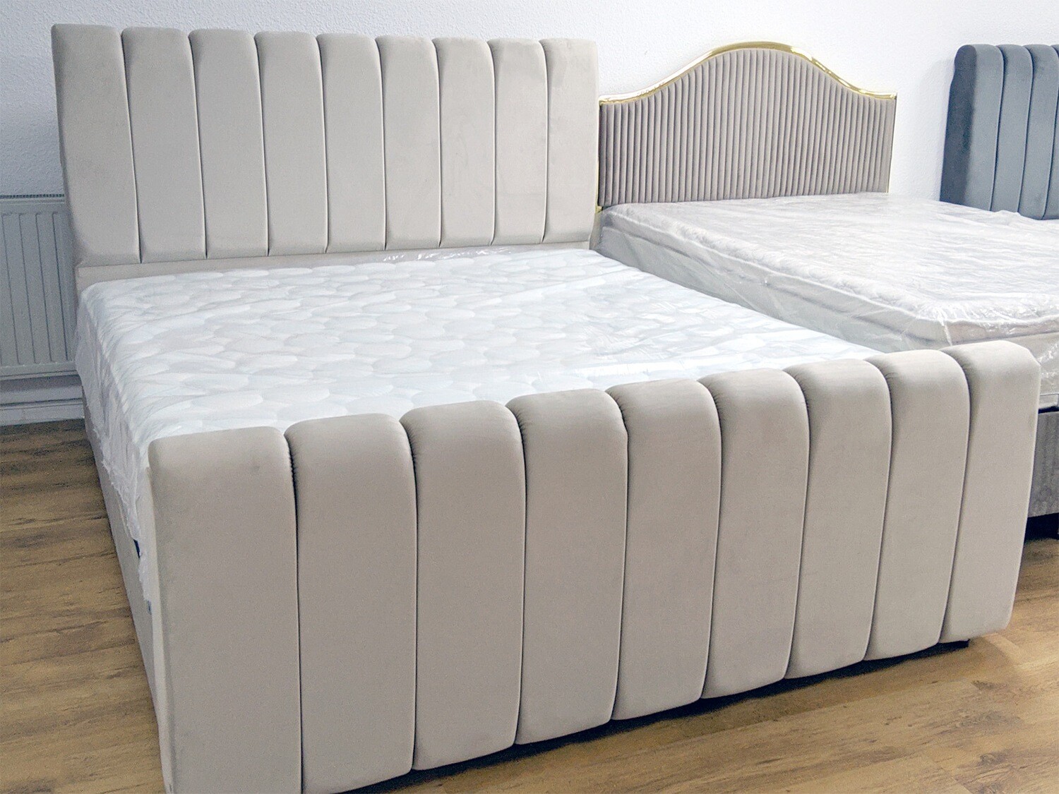 Design Bett "Sultan" Farbauswahl 180x220 Matratze Schlafzimmer
