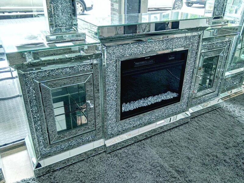 Spiegel Kamin &quot;Koloss&quot; LED Vitrine Heizfunktion Bluetooth Lautsprecher