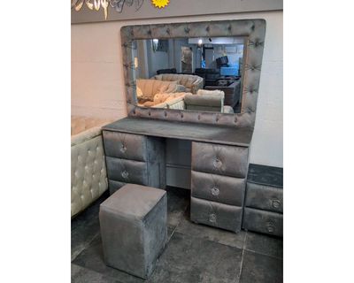 Chesterfield Schminkkonsole &quot;Rose&quot; Farbauswahl Spiegel Hocker Schubladen Kommode