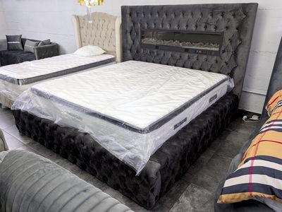 Chesterfield Bett &quot;Tina&quot; Deko-Kamin Bluetooth LED