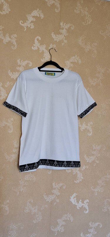 African Print T-Shirt - Jabali - White - Size Medium
