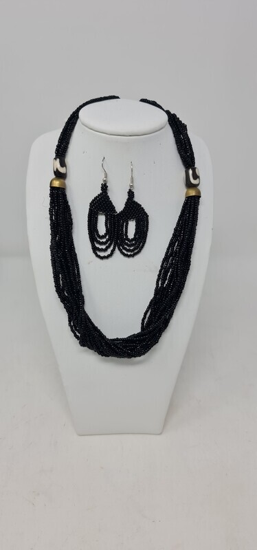 Handbeaded Necklace with Matching Earrings - Keusi