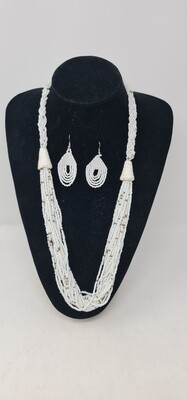 Handbeaded Necklace with Matching Earrings - Keupe