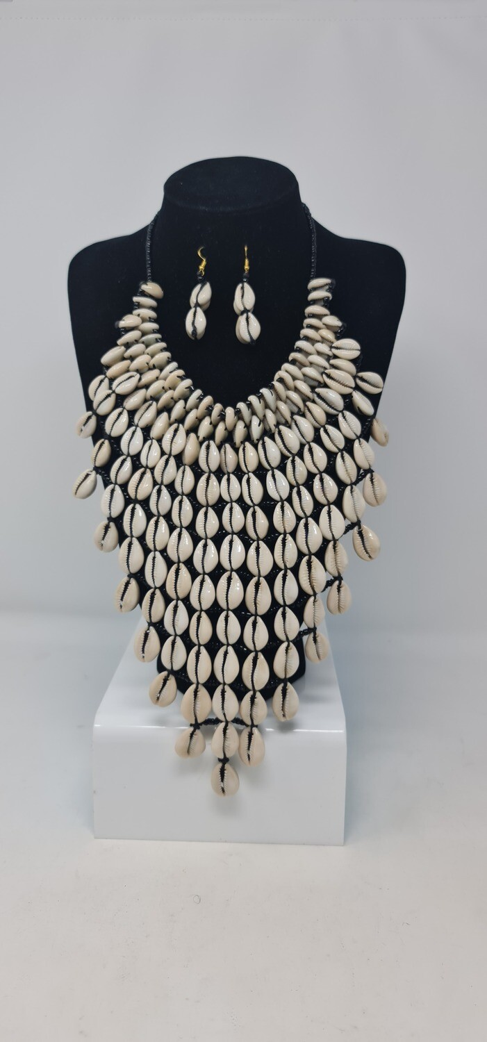 Handmade Sea Shell Necklace with Matching Earrings - Konono