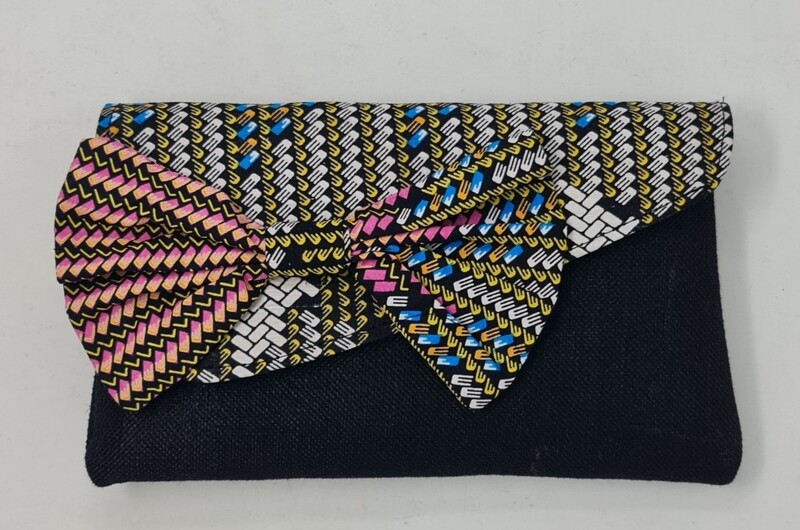 Tausi Clutch Bag 26cm x 16cm x 5cm