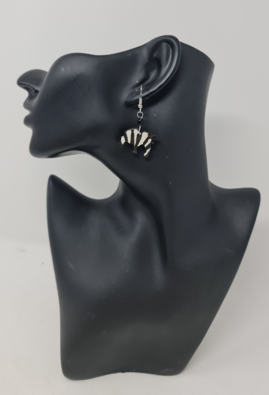 Pundamilia - Elegant Cow Bone Earrings - 4cm