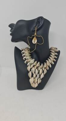 Batuli - African Seashells Necklace Set