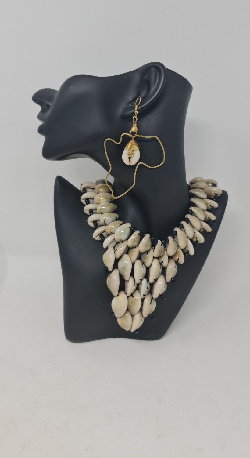 Batuli - African Seashells Necklace Set
