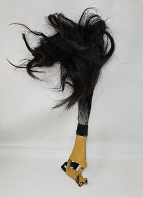 Usinga - African fly swatter  - Hiari