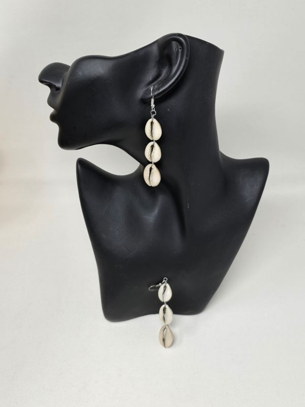 Cawrie Sea Shells Hand Beaded Earrings - Hana
