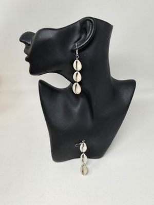 Cawrie Sea Shells Hand Beaded Earrings - Hana