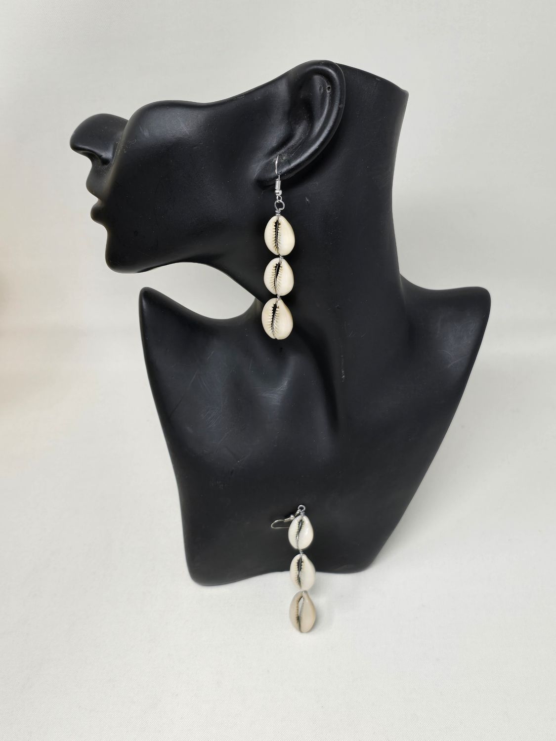 Cawrie Sea Shells Hand Beaded Earrings - Hana