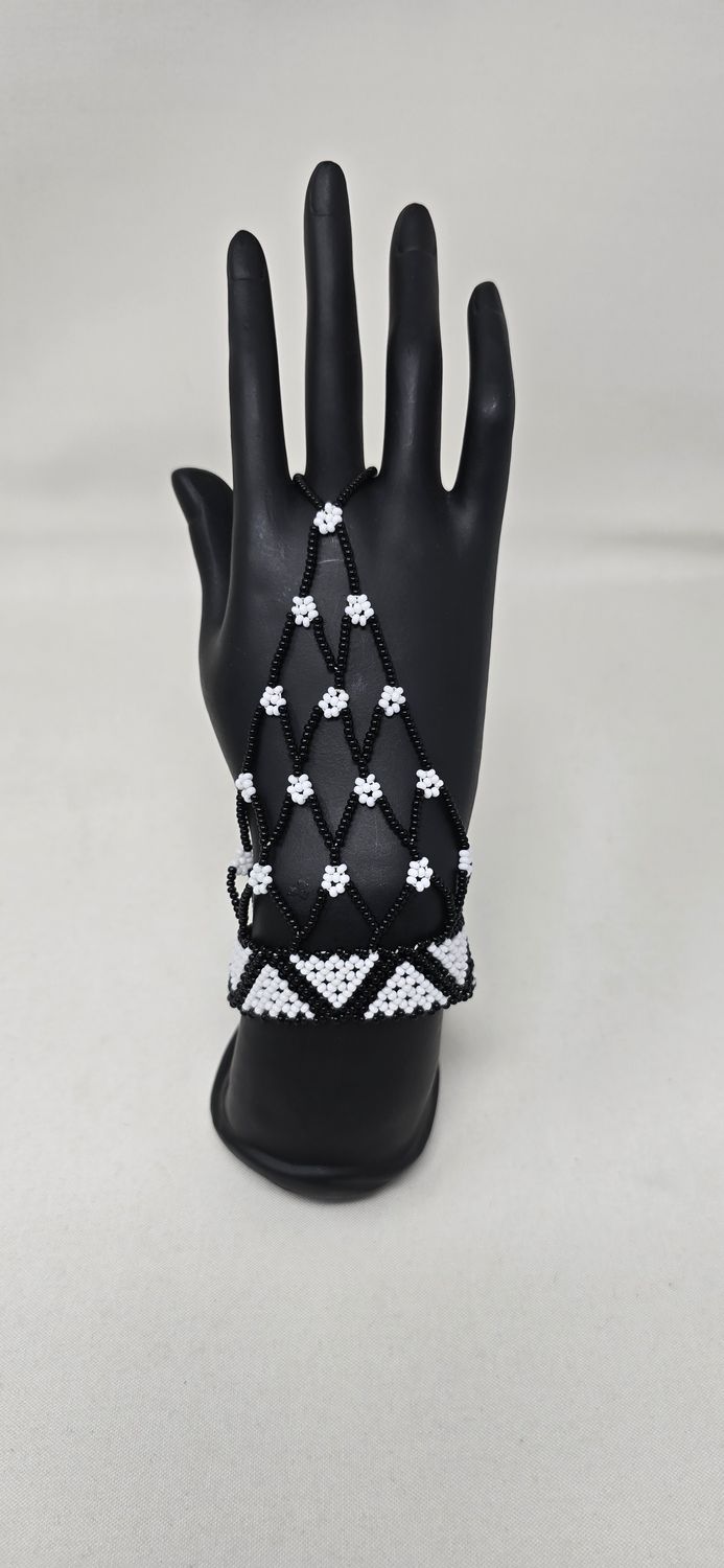Handmade Beaded Hand Gloves – Unique African Jewellery  - Medium size - Fazawi