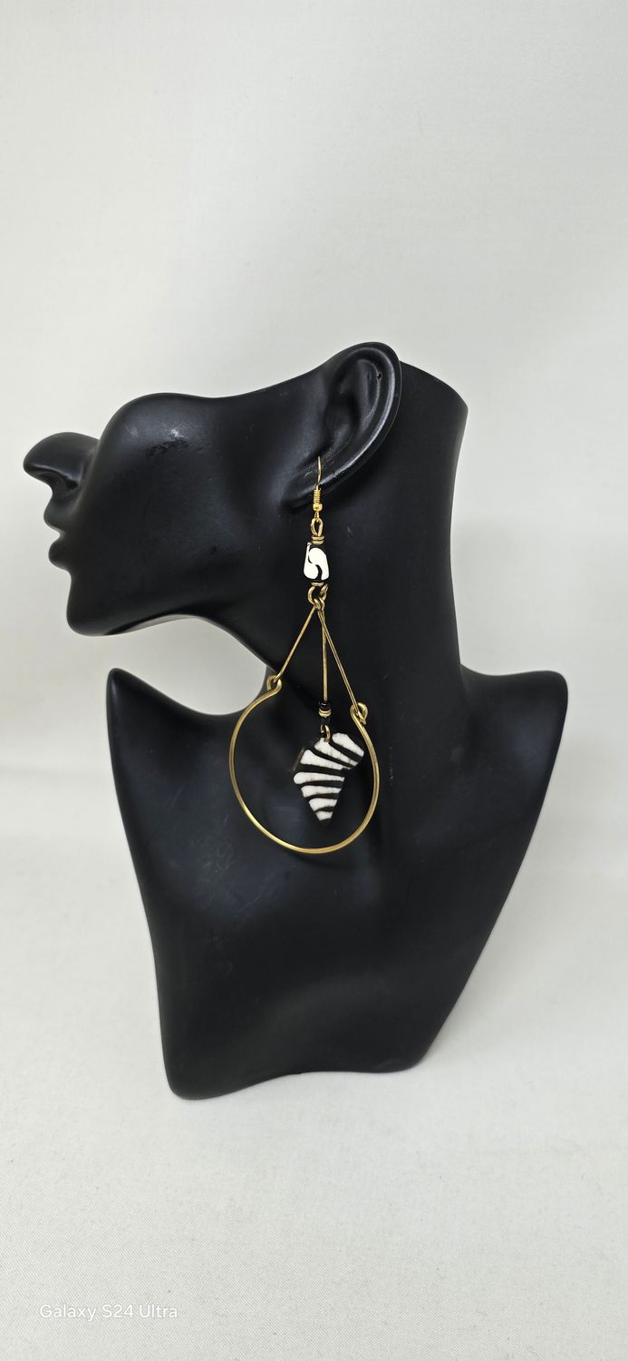 Handmade Elegant Painted Cow bone Earrings - Nkurunziza