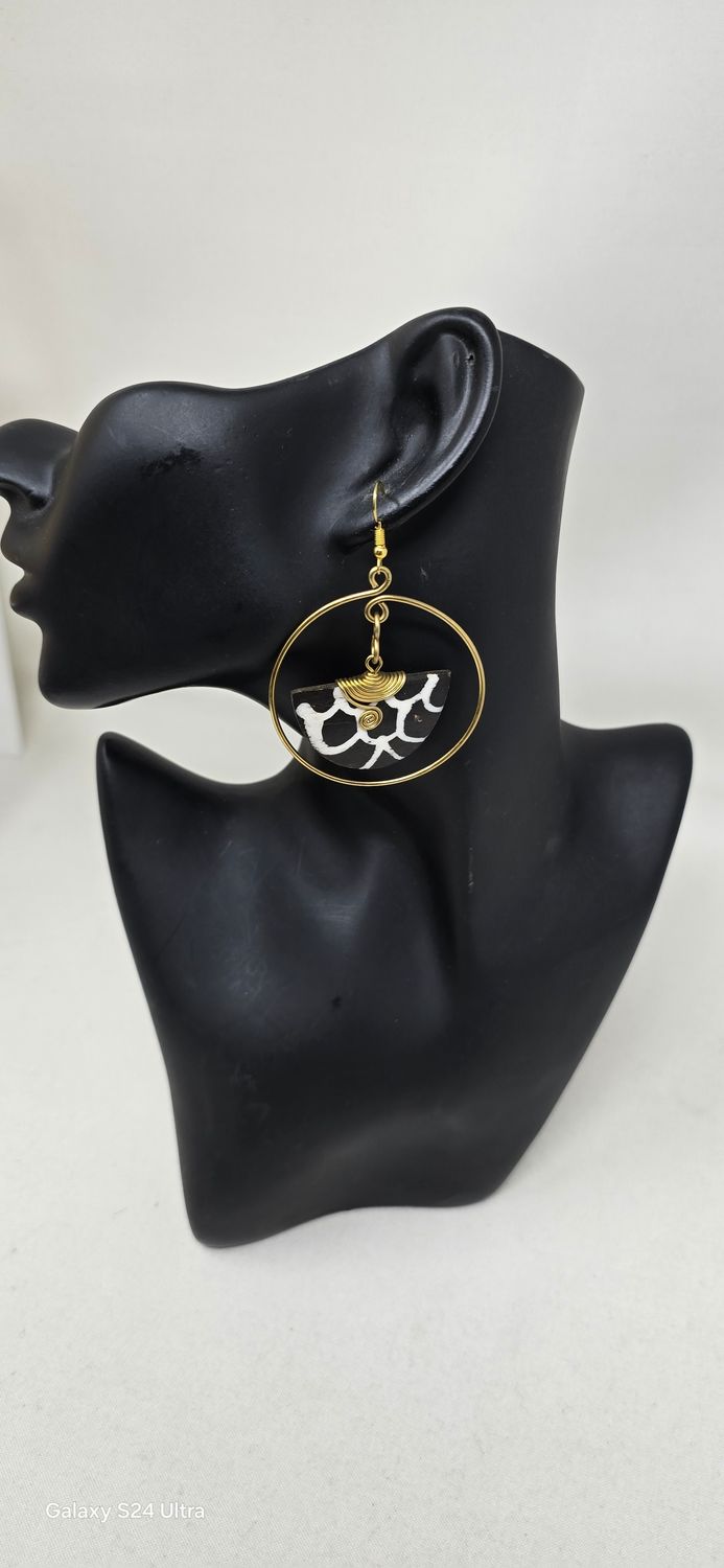 Beautiful Handmade Painted Cow Horn Earrings - 7cm - Maresa