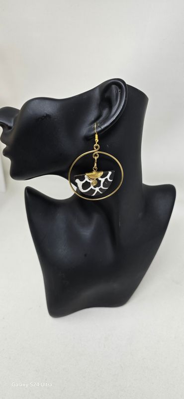 Beautiful Handmade Painted Cow Horn Earrings - 7cm - Maresa