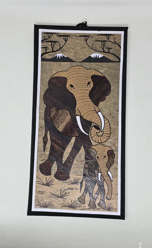  Natural Banana Leaf Artwork – Authentic African Décor (20×41cm)- Ujiji