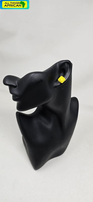 Handbeaded Stud Earrings  - Hetu