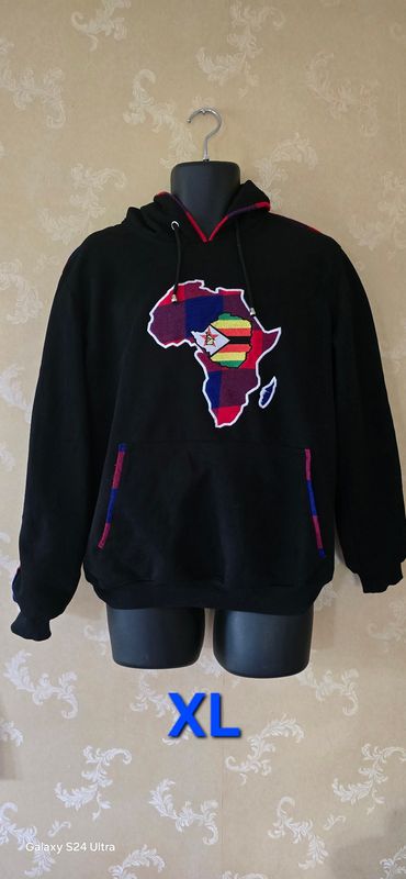 Zimbabwe Africa Heritage Hoodie – Black African Map Appliqué Pullover | XL - Yoge