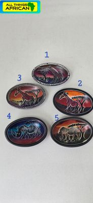 Hand-Painted Carved Soapstone - Oval Wildlife Plate – 10cm Artisan Gift