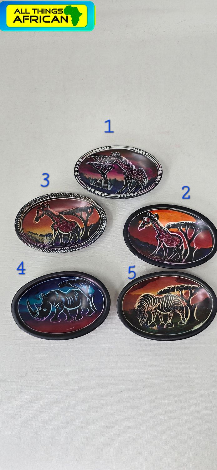 Hand-Painted Carved Soapstone - Oval Wildlife Plate – 10cm Artisan Gift