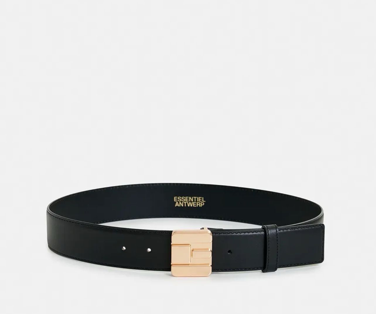 Ceinture Essentiel en cuir avec boucle en E