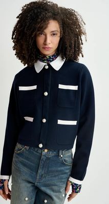 Veste Essentiel en tricot bleu foncé avec boutons nacrées