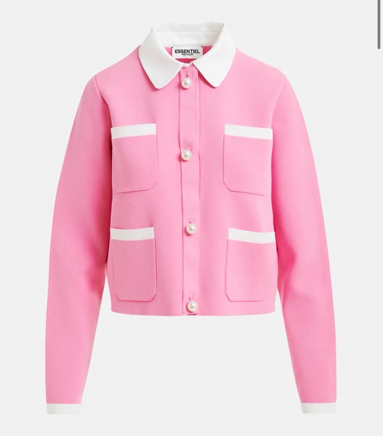 Veste Essentiel en tricot rose avec boutons nacrés