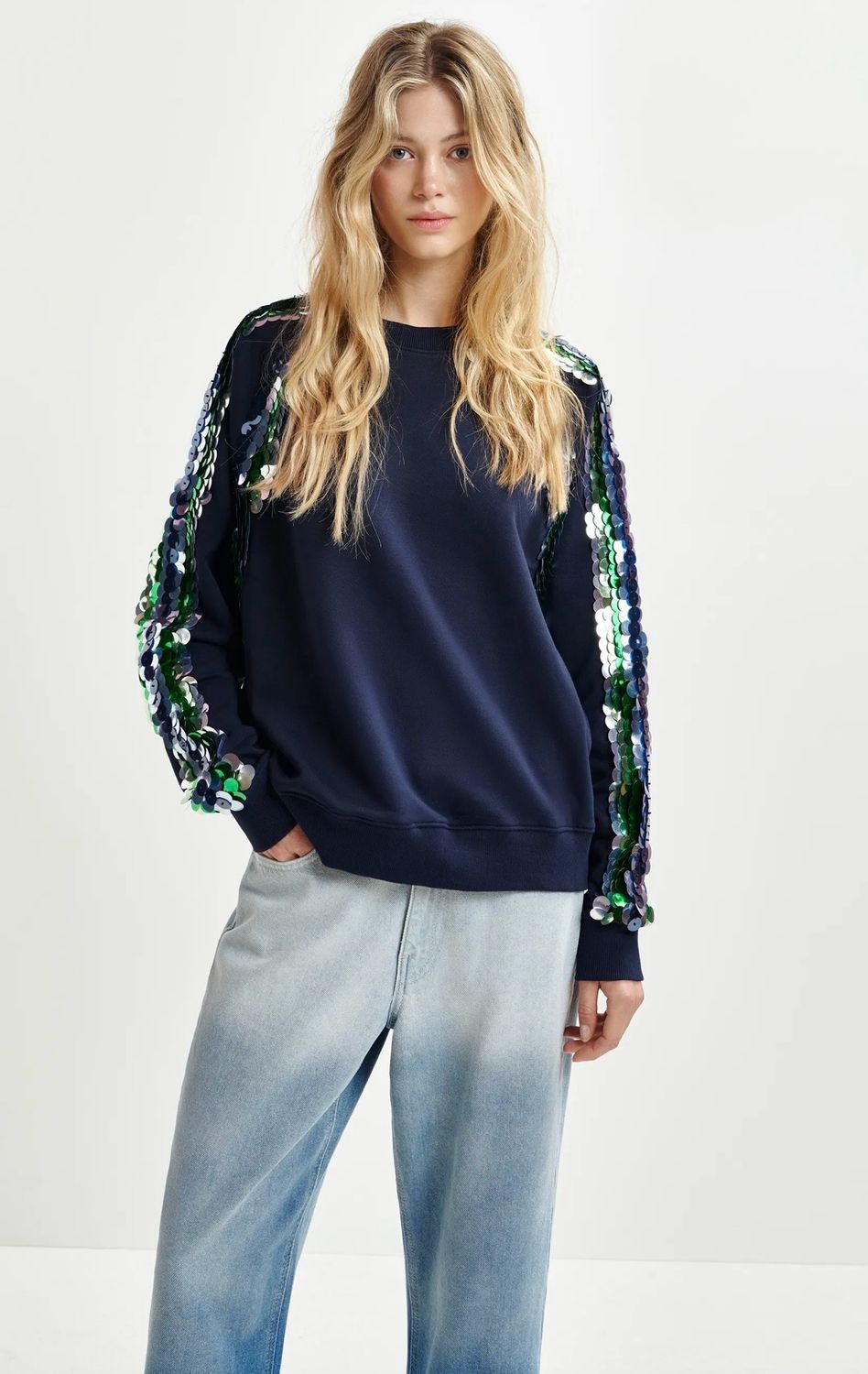 Sweatchirt Essentiel en coton bio bleu foncé à broderies