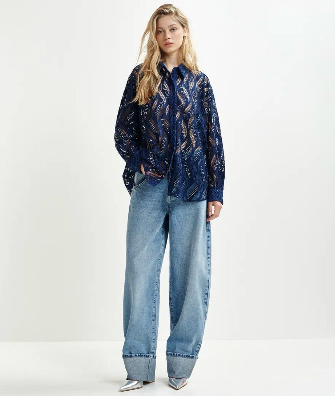 Chemise Essentiel en broderie anglaise bleu foncé à paillettes