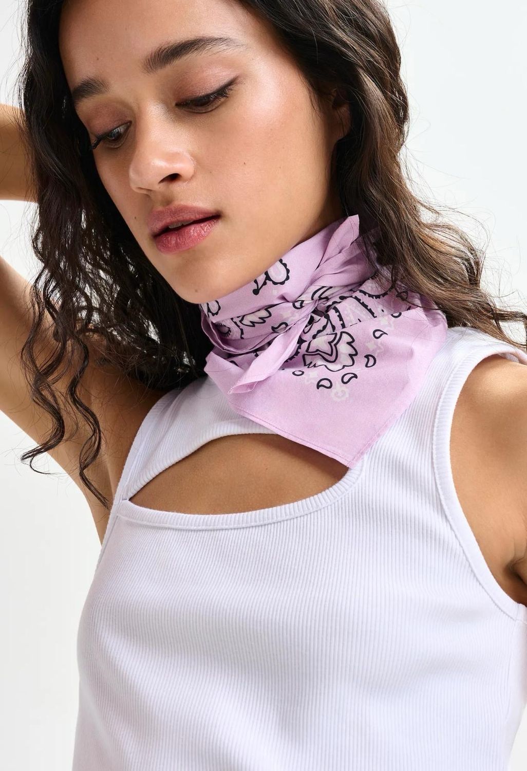 Foulard Essentiel à imprimé bandana lilas et noir