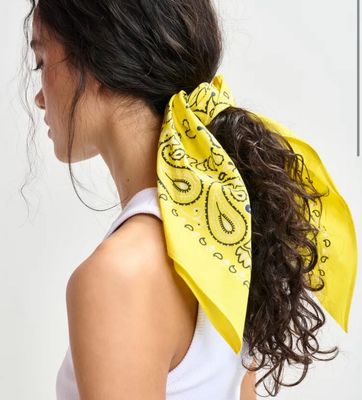 Foulard Essentiel à imprimé bandana jaune et noir