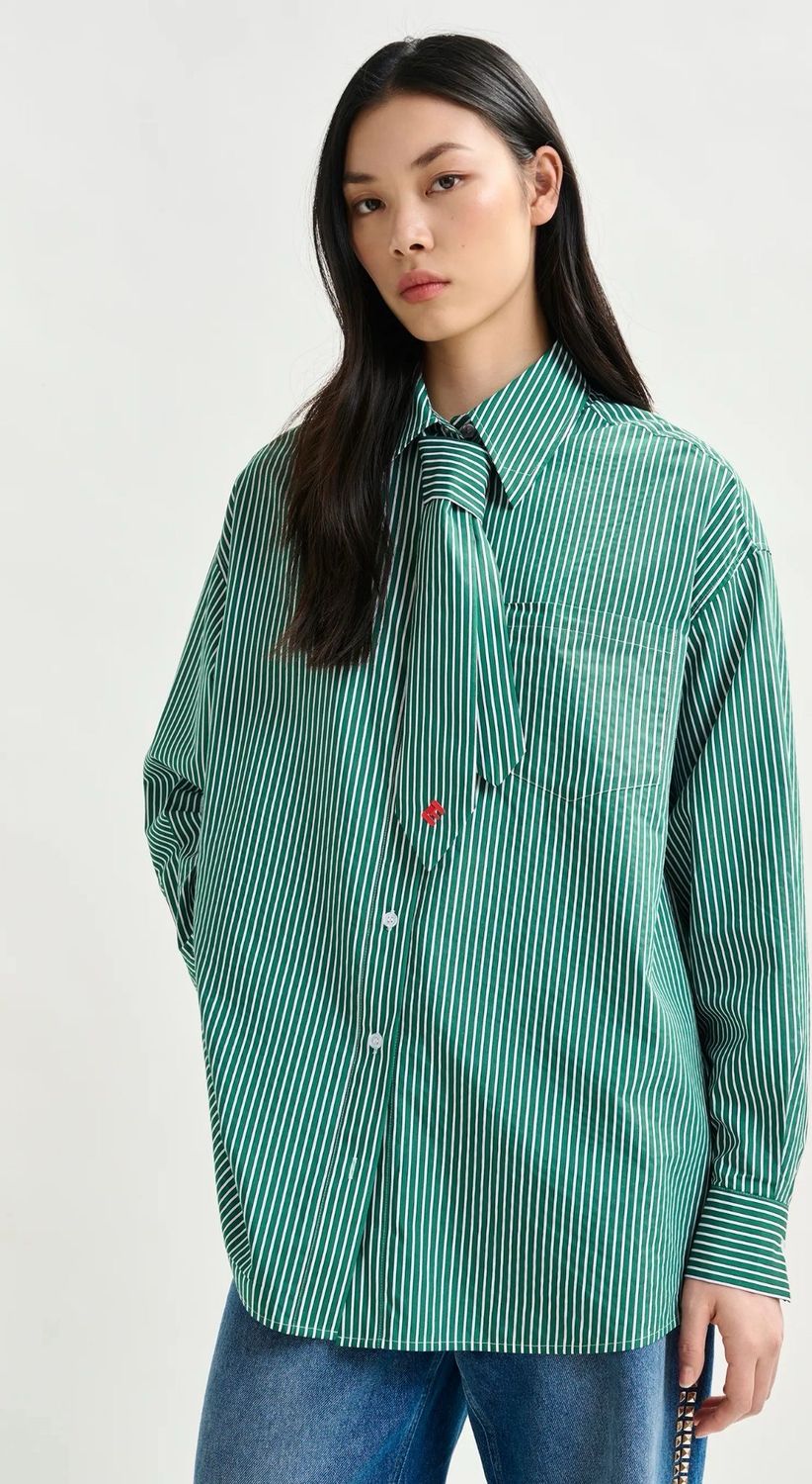 Chemise à rayures verte et blanche avec cravate amovible