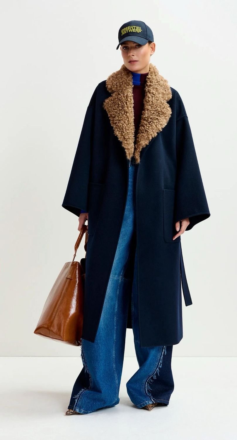 Manteau Essentiel bleu marine et brun avec ceinture et col amovible en fausse fourrure