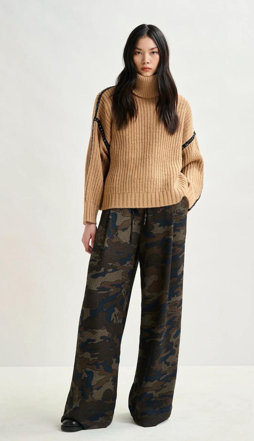 Pull Essentiel en laine mélangé brun avec col amovible et strass