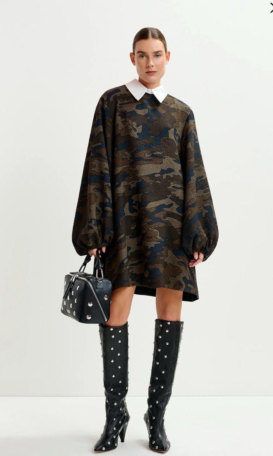 Mini-robe trapèze Essentiel camouflage brune, kaki et noire avec col amovible
