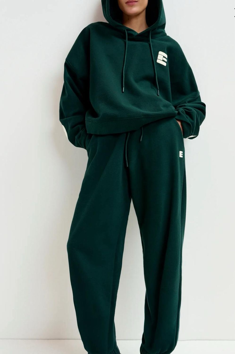 Pantalon de jogging Essentiel en coton vert foncé avec « E »