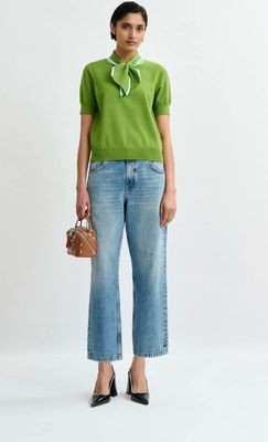 Polo Essentiel en maille fine vert à col foulard bleu clair