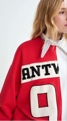 Sweat Essentiel 2 moitiés rouge et blanc à appliques